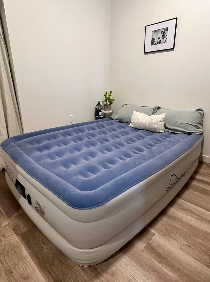 Green Haven Premium King Size Raised Airbed | Built-in Electric Pump & Carry Bag